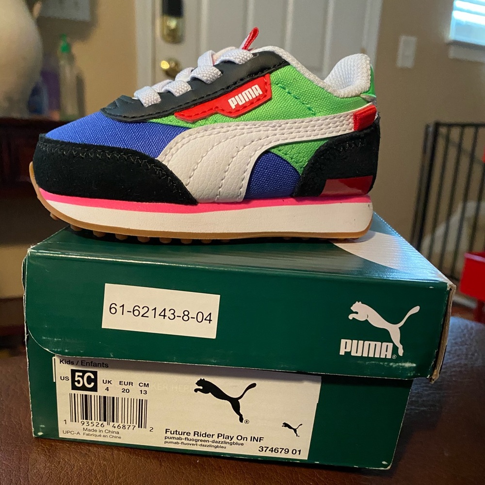 NWT Kids 5C Puma Shoes